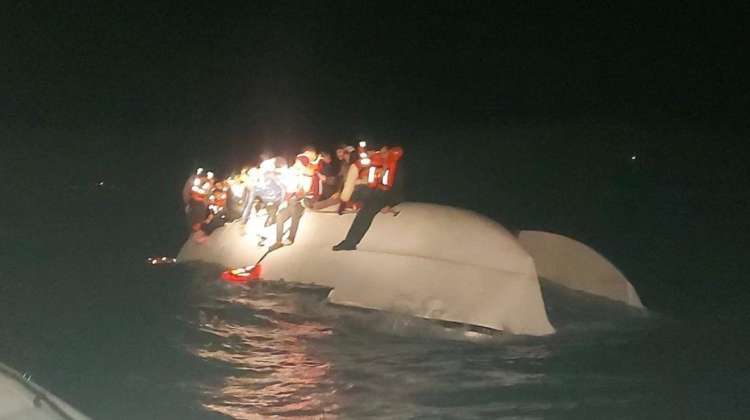 refugees boat capsized