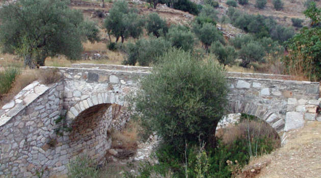 The bridge of Kakos Potamos, or Bad River, near Lefkes